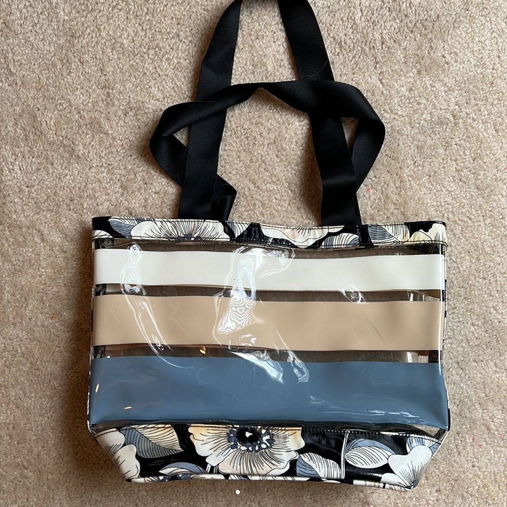 Vera Bradley, clear small tote ,can be used for the beach ,in great condition